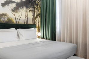 Suite | Hypo-allergenic bedding, minibar, in-room safe, desk - Hotel Villa Viridia (Venice)