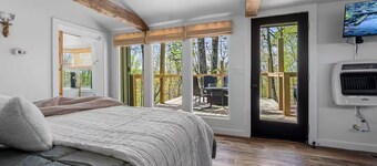 Hidden Mountain Top Cabin in Serene setting-The Trapper Shack