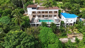 المنشأة من الخارج