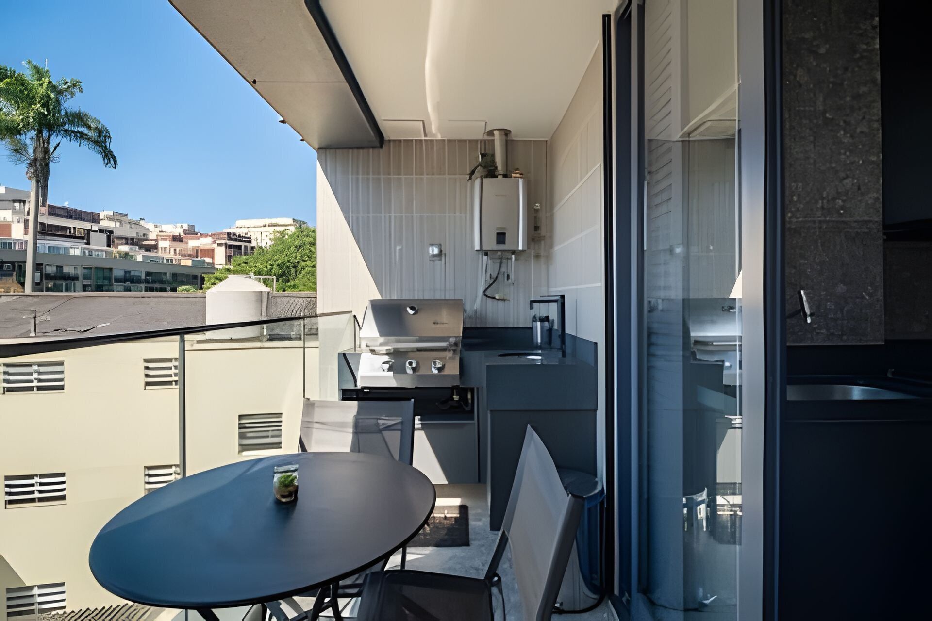 Apartment | Outdoor dining