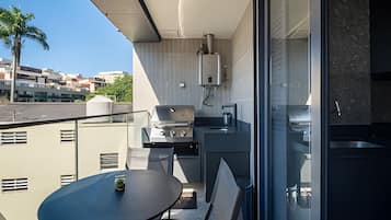 Apartment | Outdoor dining