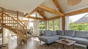 TV, fireplace - Zonnedorp Kavel 10 Renesse | Villa near the Beach & with Spacious Garden (Renesse)