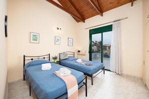 3 chambres, fer et planche à repasser, Wi-Fi, draps fournis