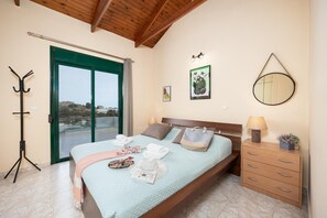 3 makuuhuonetta, silitysrauta/-lauta, Wi-Fi, vuodevaatteet