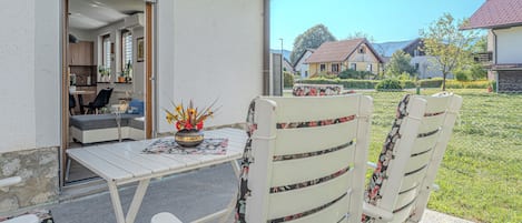 Family Apartment, Multiple Bedrooms (Weiss Sport & Relax Apartment) | Outdoor dining