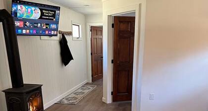 Deluxe Cabin B at Elk Creek Escape