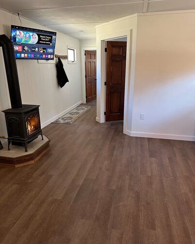 Deluxe Cabin B at Elk Creek Escape