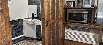 Deluxe Cabin B at Elk Creek Escape