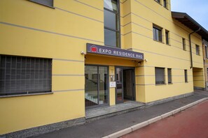 تفاصيل الفندق من الخارج