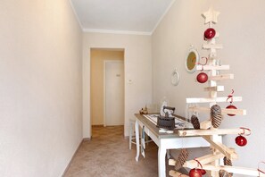 Interior - Apartment 'Pointa Neira' with Mountain View, Shared Garden and Wi-Fi (Semon)