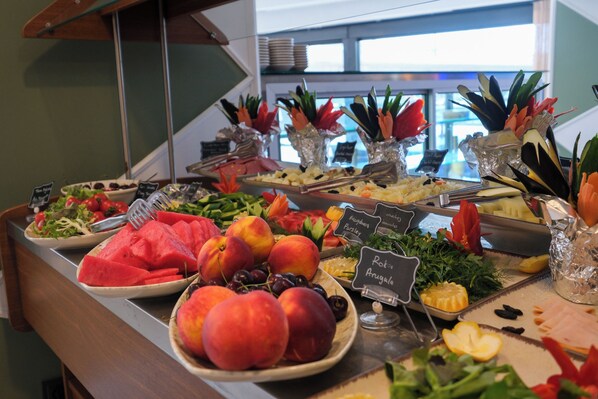 A buffet with various fruits, vegetables, and cheeses. - Rest By Dedeman Tekirdag Kapakli (Kapaklı)