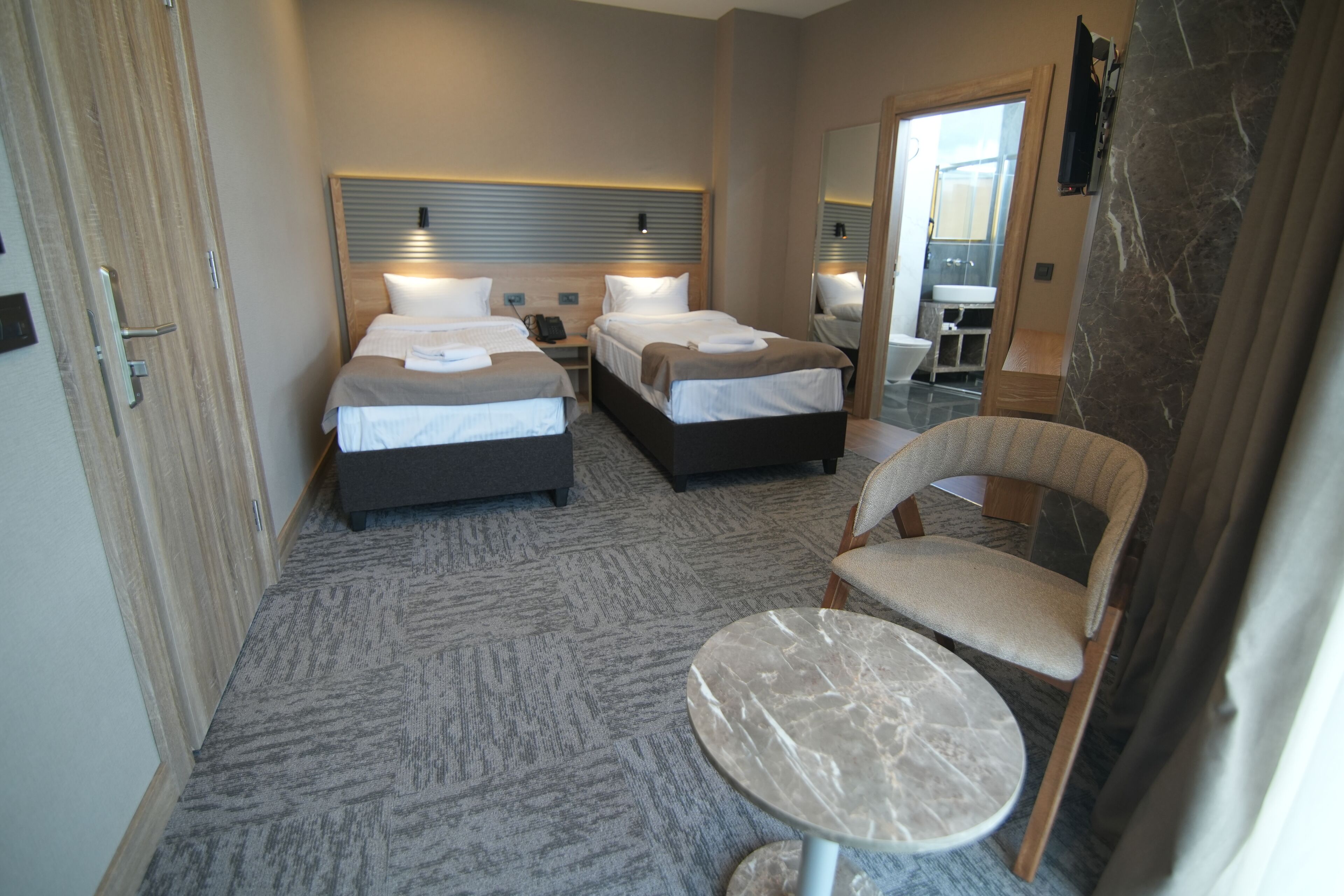 Twin Room, City View | Premium bedding, pillowtop beds, minibar, in-room safe