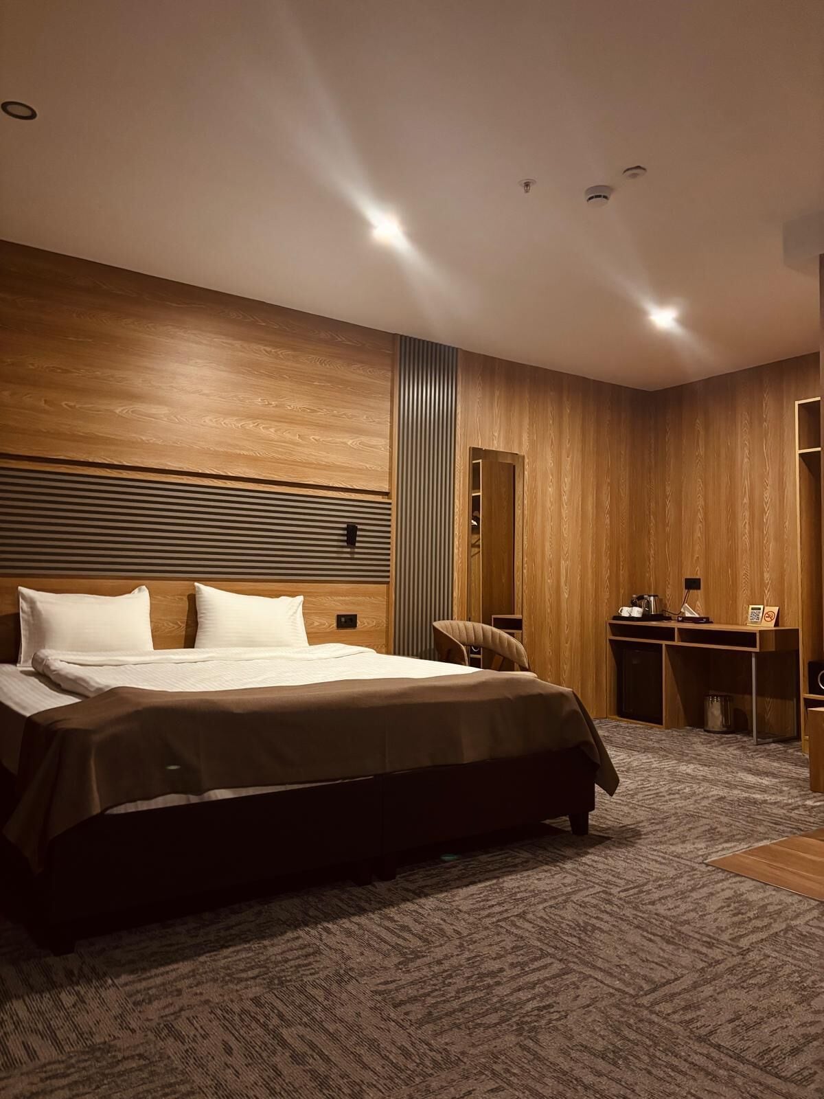 Luxury Suite | Premium bedding, pillowtop beds, minibar, in-room safe