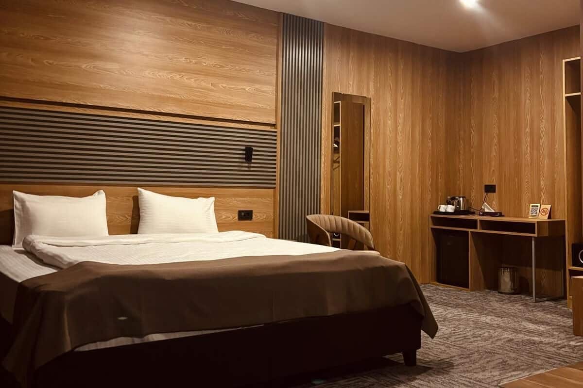 Luxury Suite | Premium bedding, pillowtop beds, minibar, in-room safe