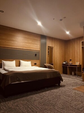 Luxury Suite | Premium bedding, pillowtop beds, minibar, in-room safe - Kent Room Hotel (Kapaklı)