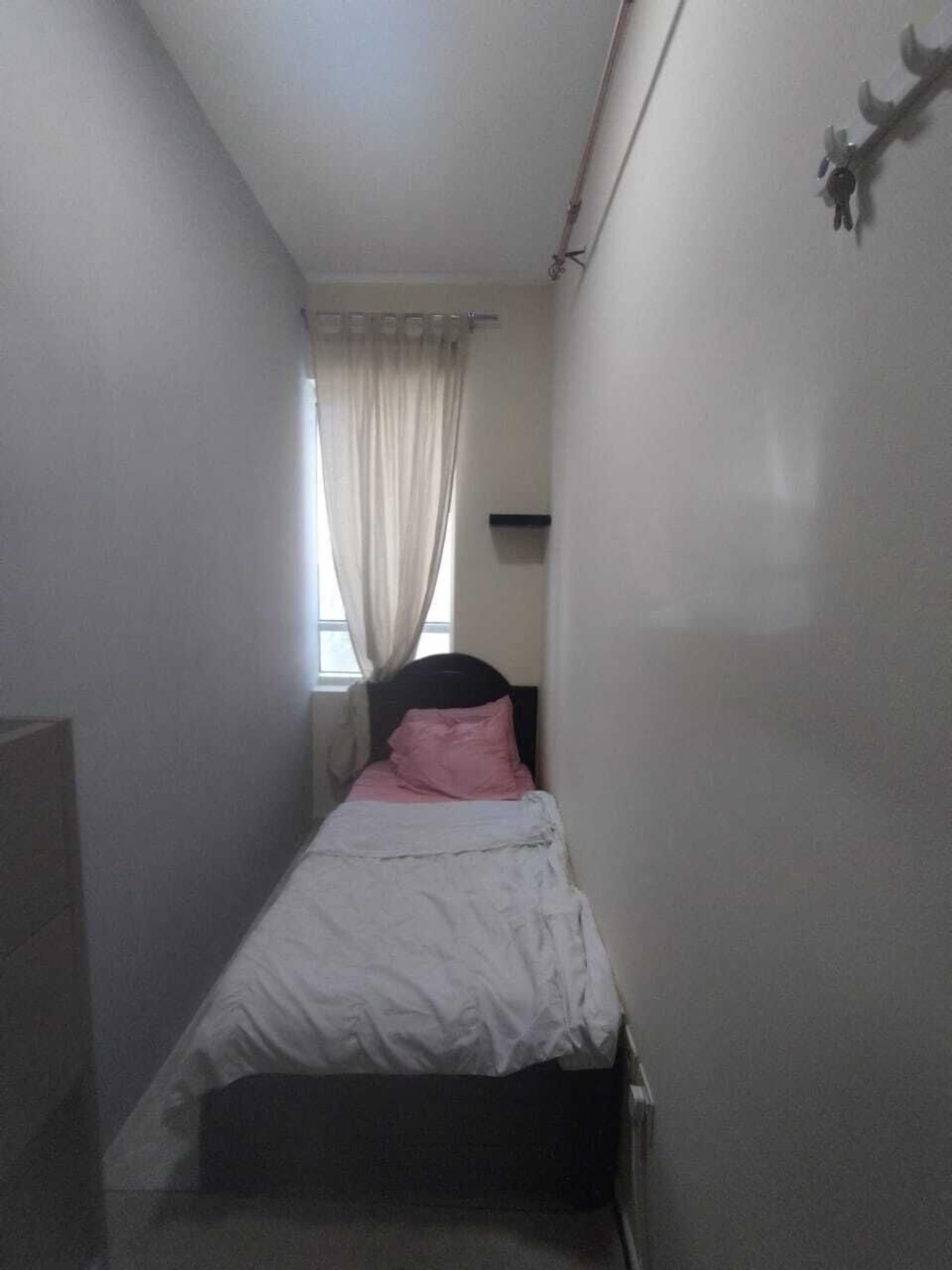 Economy Room, 1 Single Bed, Non Smoking, Air conditioning | Iron/ironing board, free WiFi, bed sheets