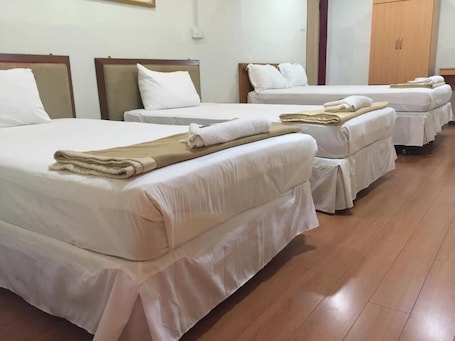 Deluxe Triple Room | Free WiFi