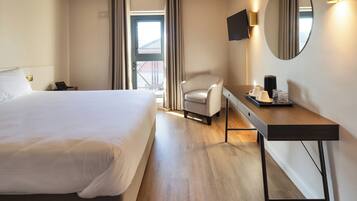 Deluxe-Doppel- oder -Zweibettzimmer | Bügeleisen/Bügelbrett, kostenloses WLAN, Bettwäsche