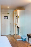 Deluxe Double or Twin Room | Iron/ironing board, free WiFi, bed sheets