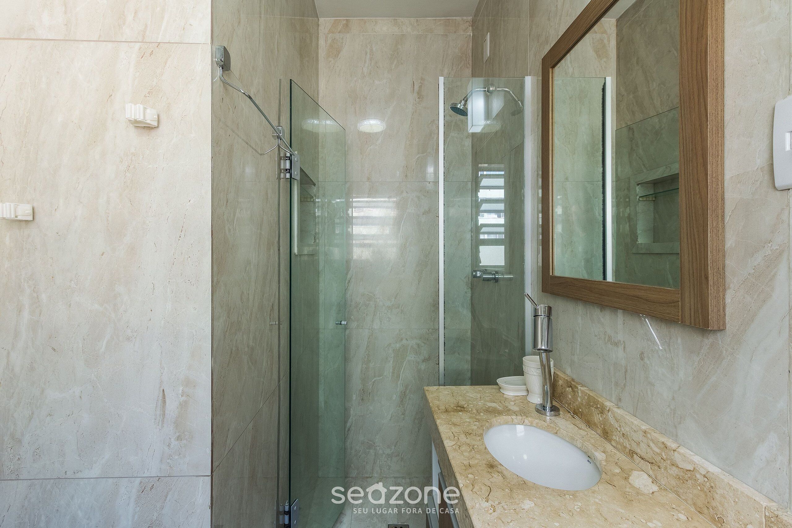 Basic Apartment | Bathroom | Shower