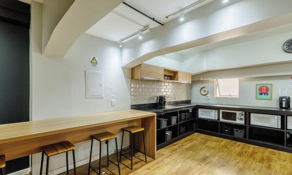 Basic Apartment | Private kitchen