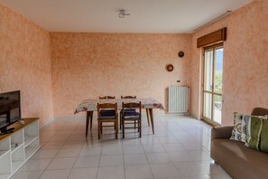 TV - Vacation Home Alessio - Nusco (Nusco)