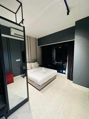 Iron/ironing board, free WiFi, bed sheets