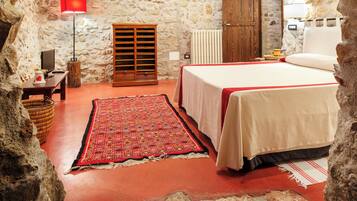 1 slaapkamer, een strijkplank/strijkijzer, wifi, beddengoed