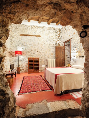 L' Armoniosa the magic of the medieval Macchiaroli Castle in Teggiano