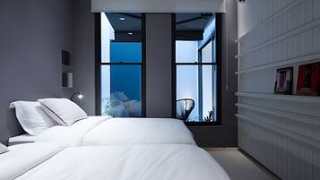 Apartment | In-room safe, blackout drapes, iron/ironing board, free WiFi