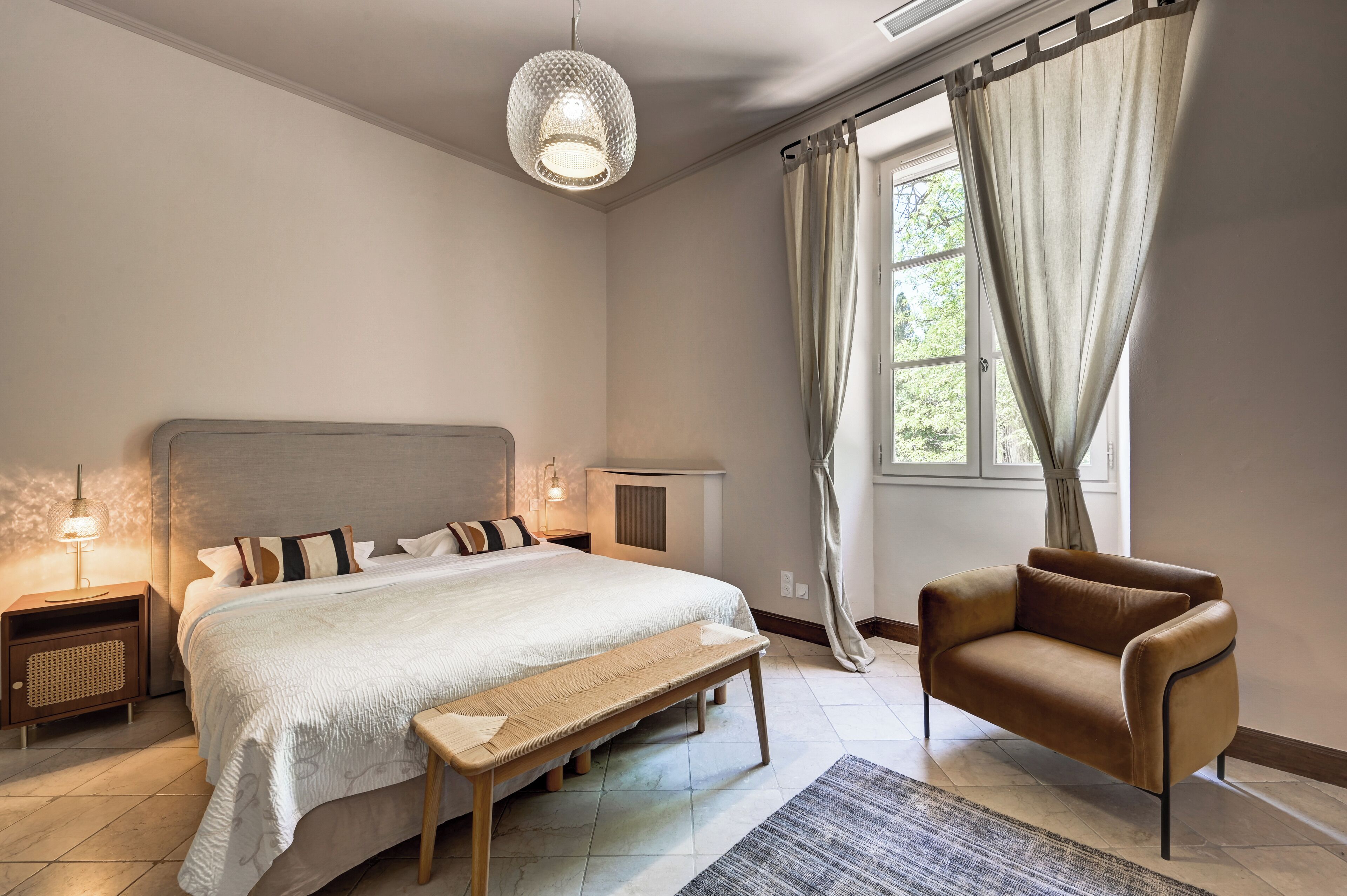 Classic Double Room, Bathtub | In-room safe, blackout curtains, soundproofing, iron/ironing board