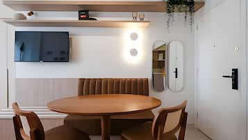 Apartment | Dining