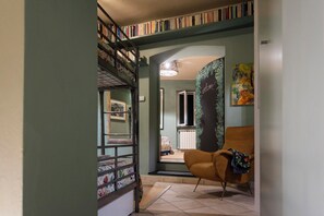 Interior - Outdoor Experiences! THE SECRET GARDEN-ORANGE-bike-friendly holidays home (Calice Ligure)