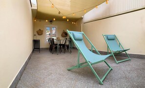 Dining - Outdoor Experiences! THE SECRET GARDEN-ORANGE-bike-friendly holidays home (Calice Ligure)