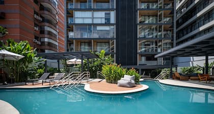 Leblon | Loft 5 min da Praia, com varanda vista Cristo - por Casapē Rio