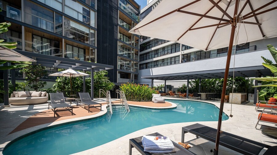 Leblon | Loft perto da Praia, com varanda vista Cristo - por Casapē Rio