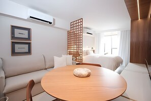 Apartment | Interior - Leblon | Loft 5 min da Praia, com varanda vista Cristo - por Casapē Rio (Rio de Janeiro)
