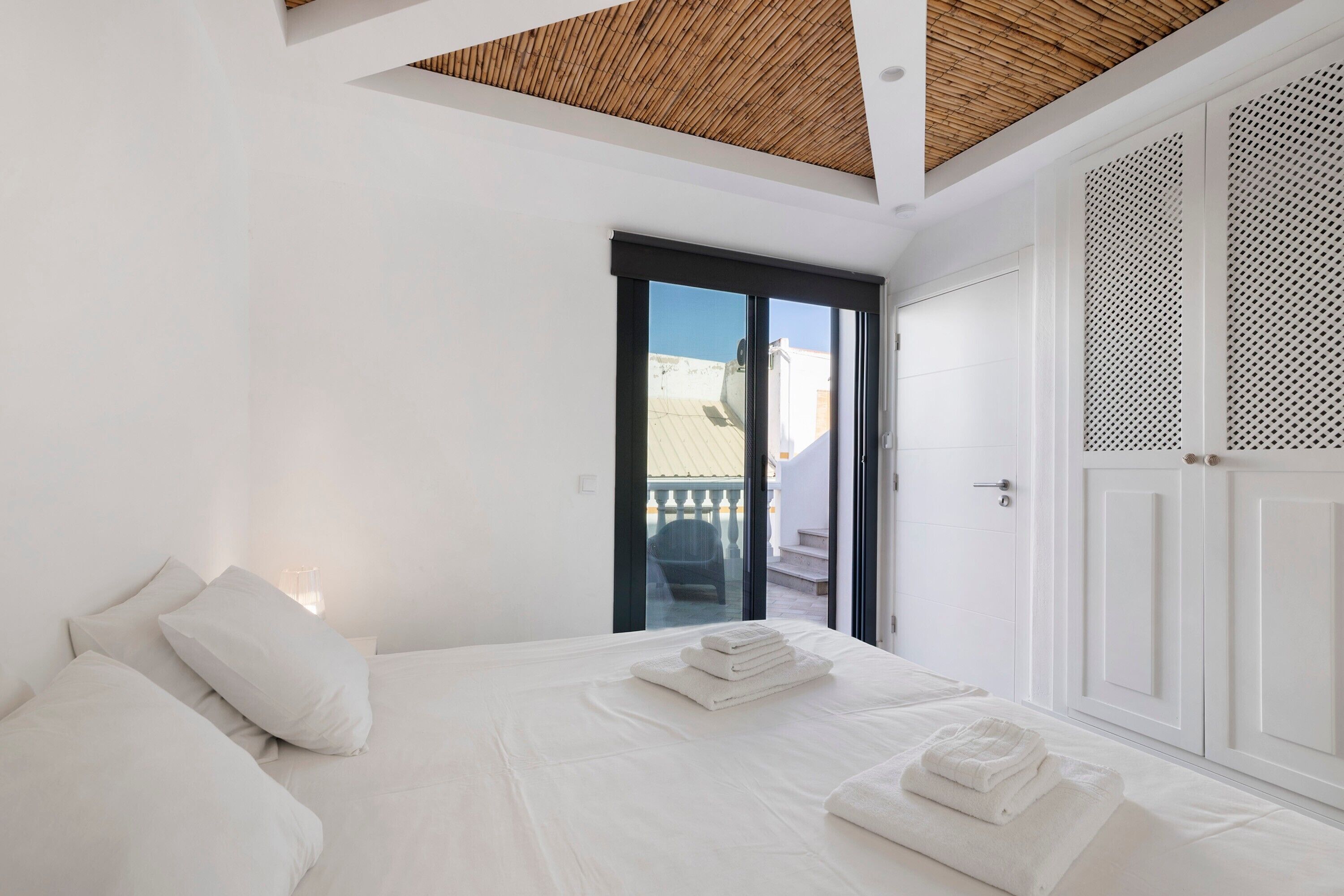 3 chambres, fer et planche à repasser, Wi-Fi, draps fournis