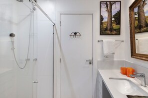 Apartment | Bathroom