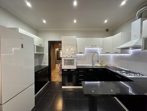 Departamento Confort, 1 habitación, balcón | Cocina privada