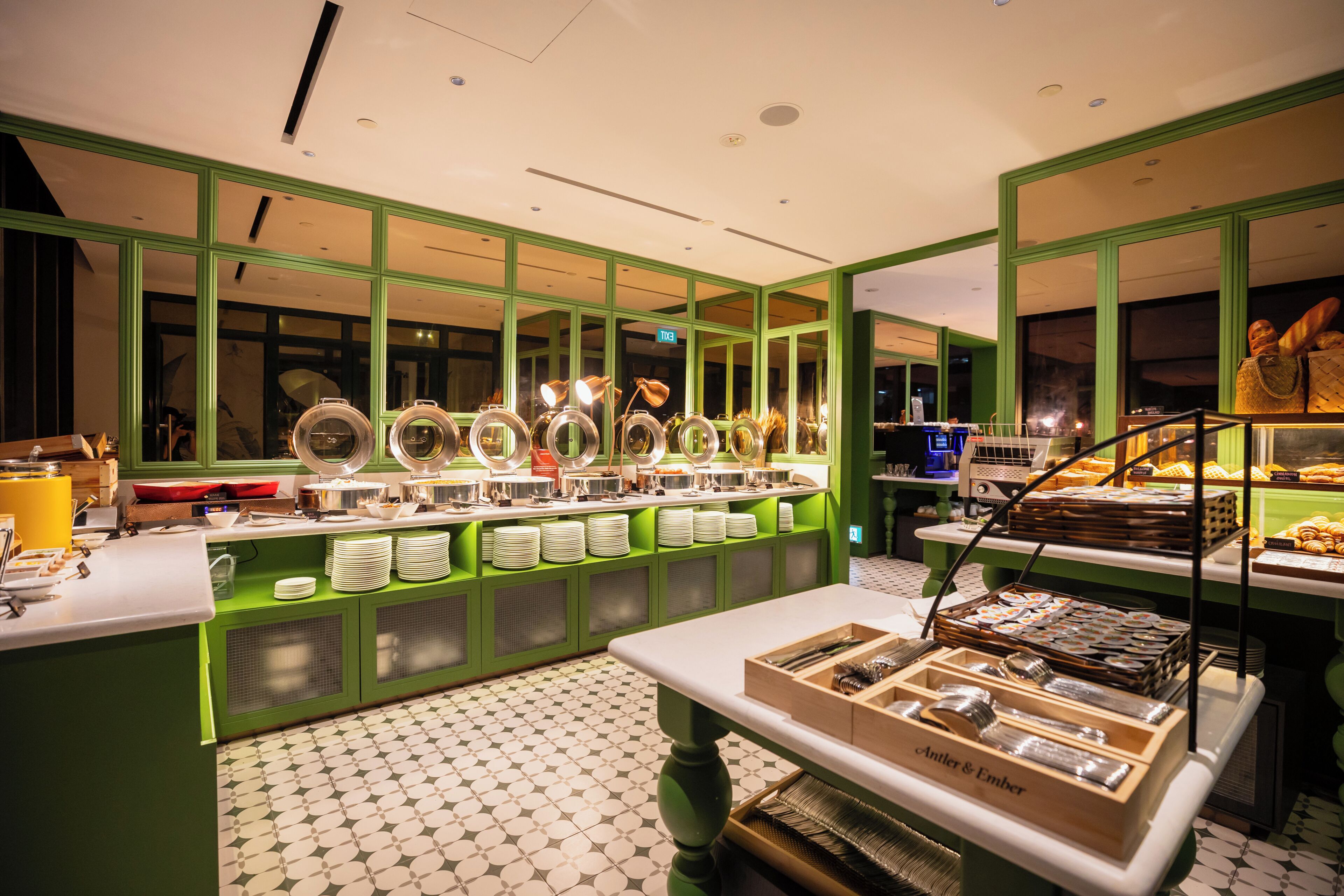 Bữa sáng buffet hàng ngày (20.38 SGD/mỗi người) 