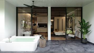 Frigobar, cofres nos quartos, escrivaninha