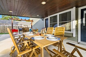 Outdoor dining