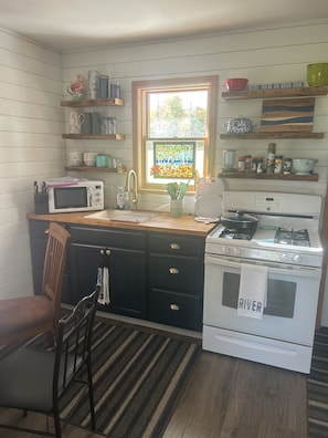 電子レンジ、オーブン、コンロ