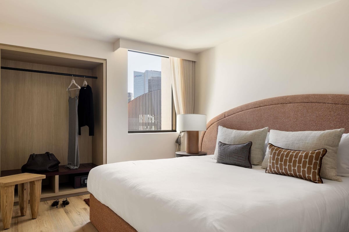 Suite, 1 cama King size | Ropa de cama hipoalergénica, camas con pillow-top y minibar