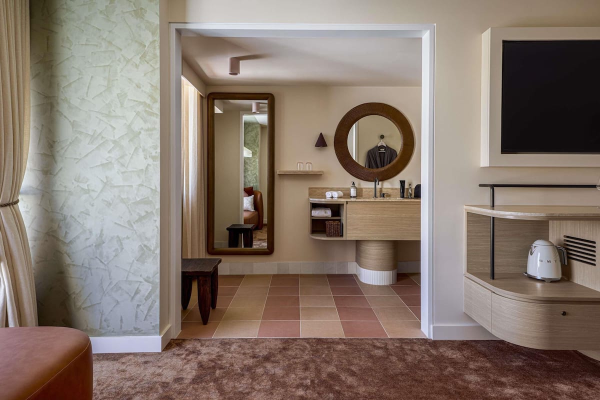 Hypo-allergenic bedding, pillowtop beds, minibar, in-room safe