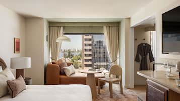 General Admission Super King with View