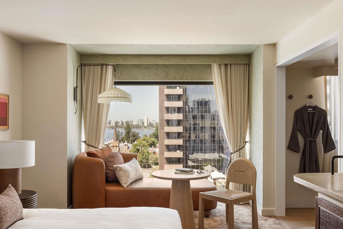 Kamer, 2 tweepersoonsbedden | Hypoallergeen beddengoed, pillowtop-bedden, een minibar