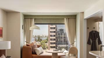 Kamer, 2 tweepersoonsbedden | Hypoallergeen beddengoed, pillowtop-bedden, een minibar