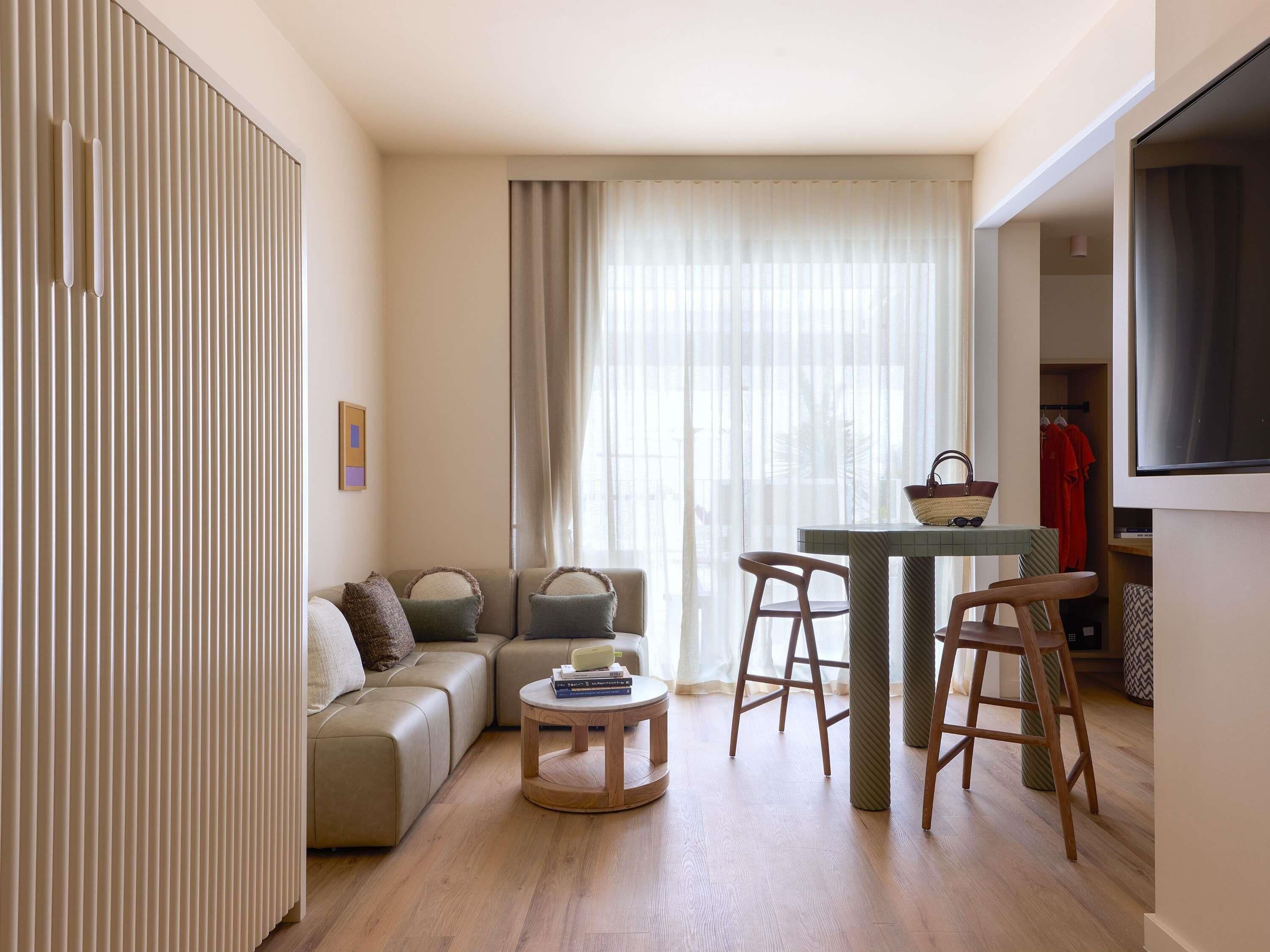 Room, Poolside (All Access) | Hypo-allergenic bedding available, pillowtop beds, minibar, in-room safe